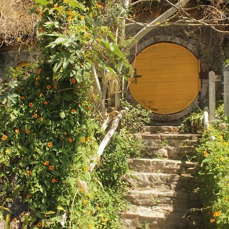 The Hobbit La Comarca Hotel Nueva San Salvador Exterior photo