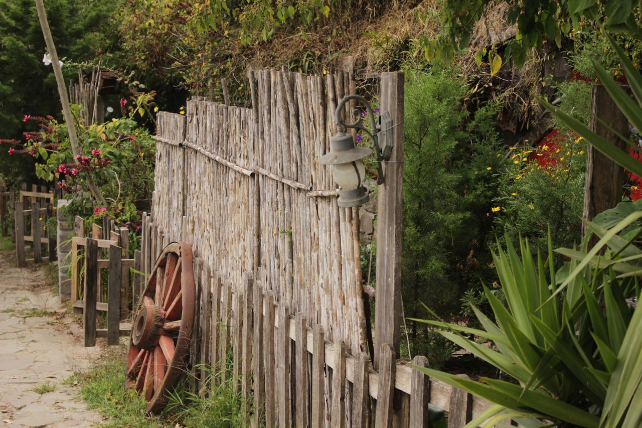 The Hobbit La Comarca Hotel Nueva San Salvador Exterior photo